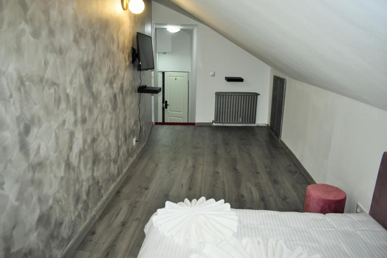 Pensiunea Ober Braşov Exterior foto